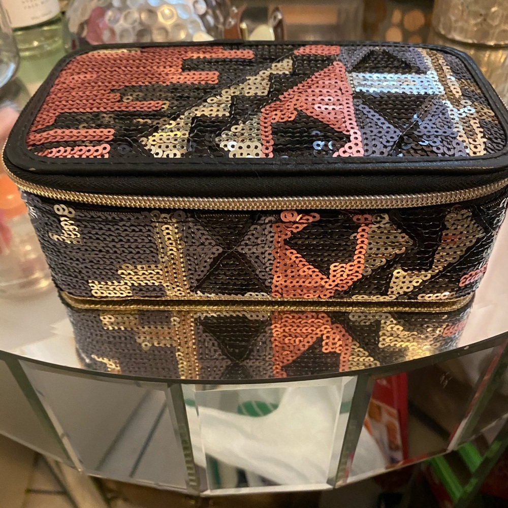COPY - Tarte makeup/brush box